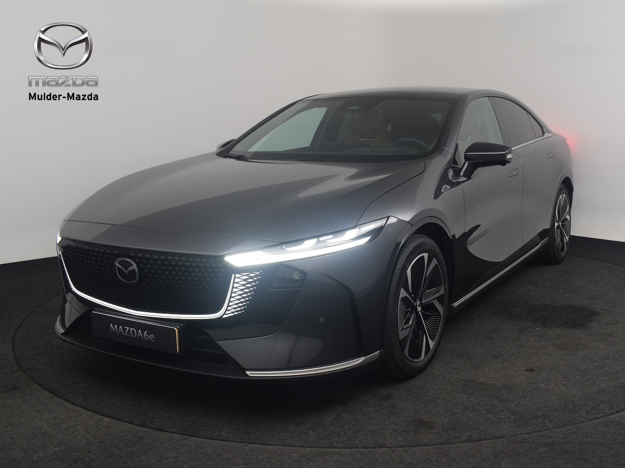 Mazda 6e - 68,8 kWh Takumi Plus | 360° View Monitor | Alarmsysteem | Lane Keep Assist (LKA) - AutoWereld.nl
