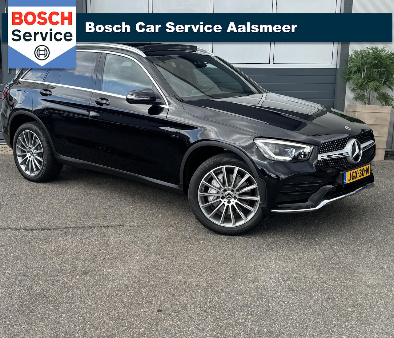 Mercedes-Benz GLC-klasse - 300e 4MATIC Premium /PANO/CAMERA/ GARANTIE / - AutoWereld.nl