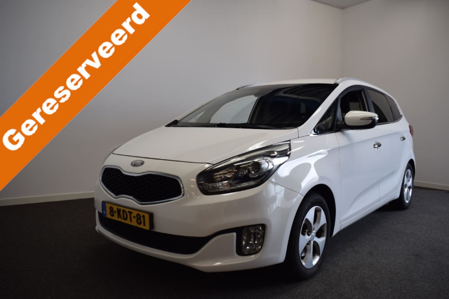 Kia Carens - 7 PERS. NWE APK 1.6 GDi Business Pack Trekhaak 1300kg/ Airoc/ Camera/ Pdc/ LMV - AutoWereld.nl