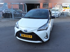 Toyota Yaris - 1.5 Hybrid Bi-Tone inc 1 jaar garantie