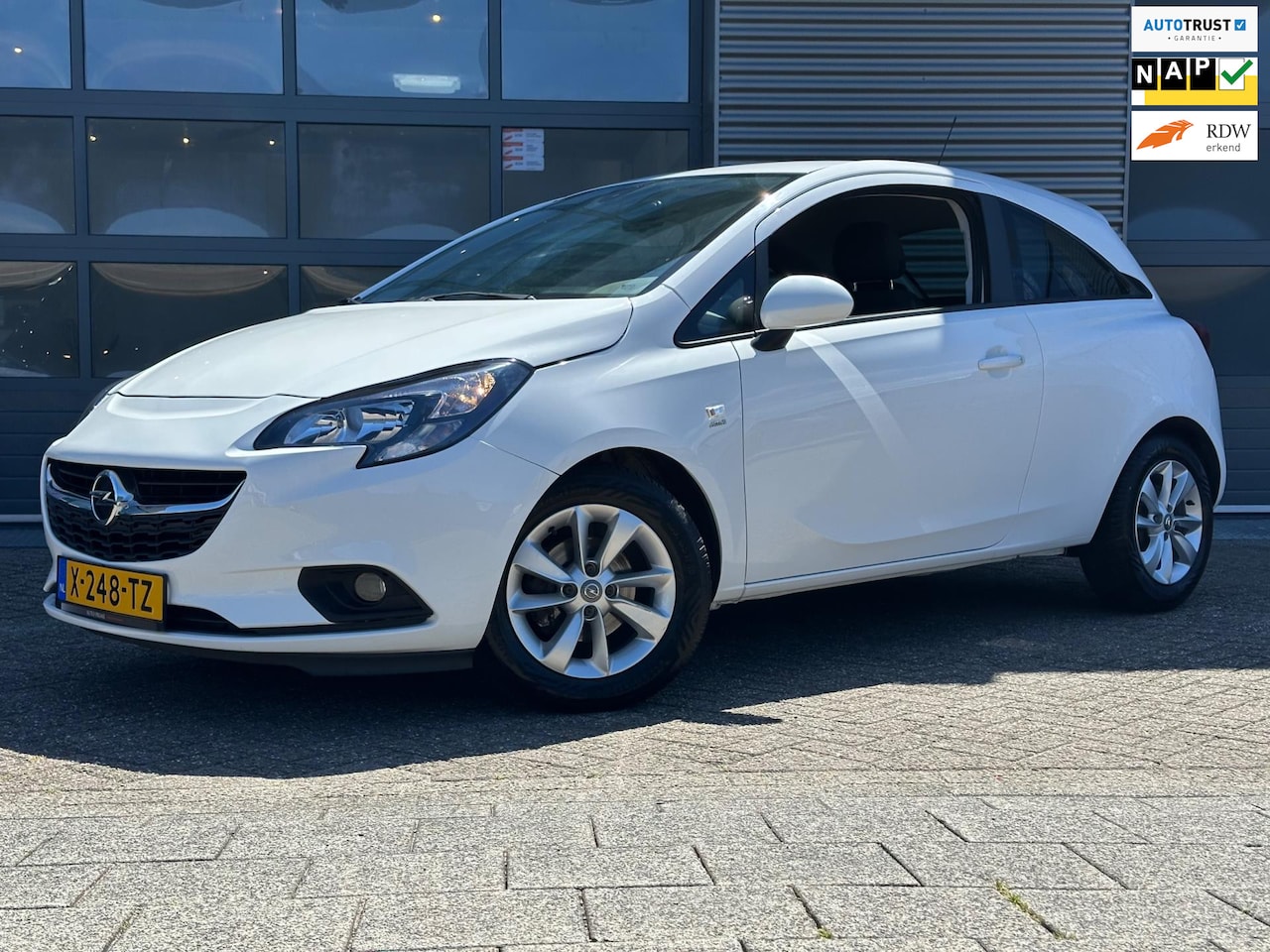 Opel Corsa - 1.4 Cosmo | CRUISECR | CarPlay | Airco | PDC - AutoWereld.nl