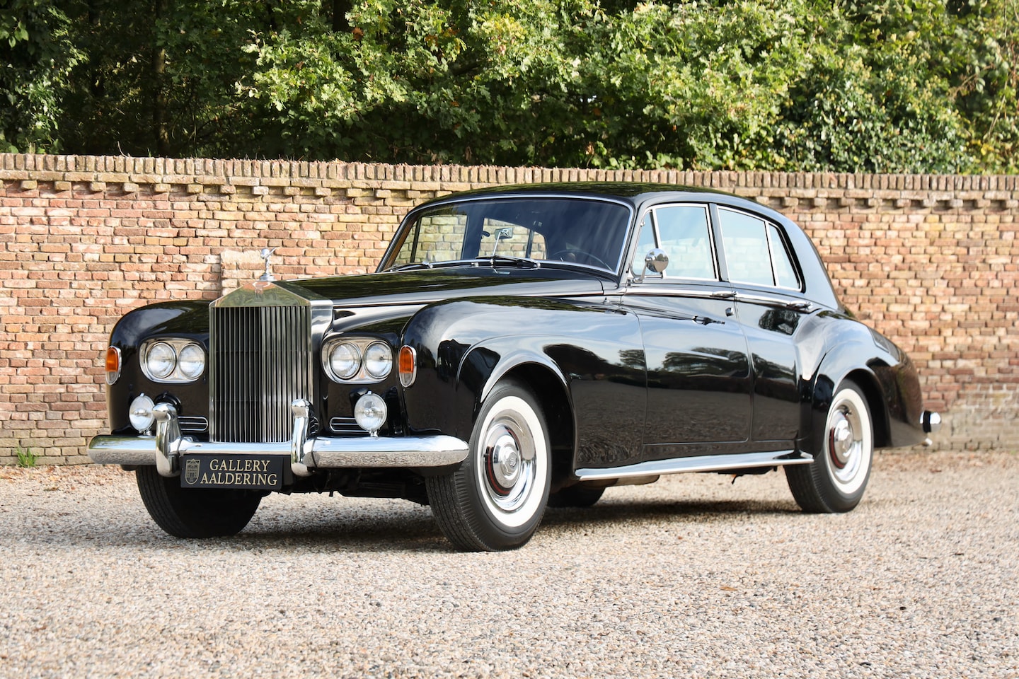 Rolls-Royce Silver Cloud - III "With Radford cocktail cabinets" Only 23000 Miles! Attractively presented in Mason's b - AutoWereld.nl