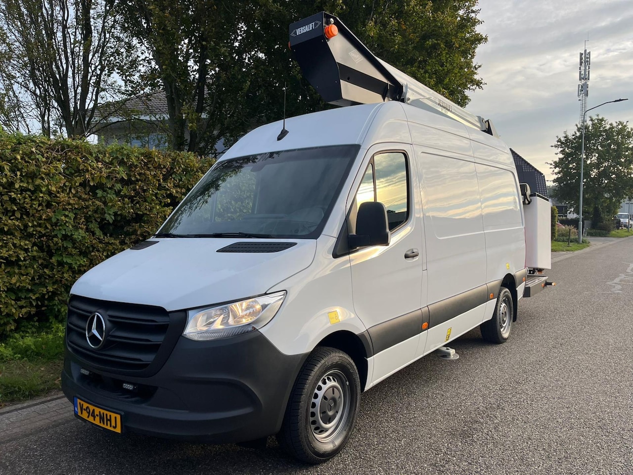 Mercedes-Benz Sprinter - 315 L2H2 Versalift VTL-39-140-F | 4520 km! - AutoWereld.nl