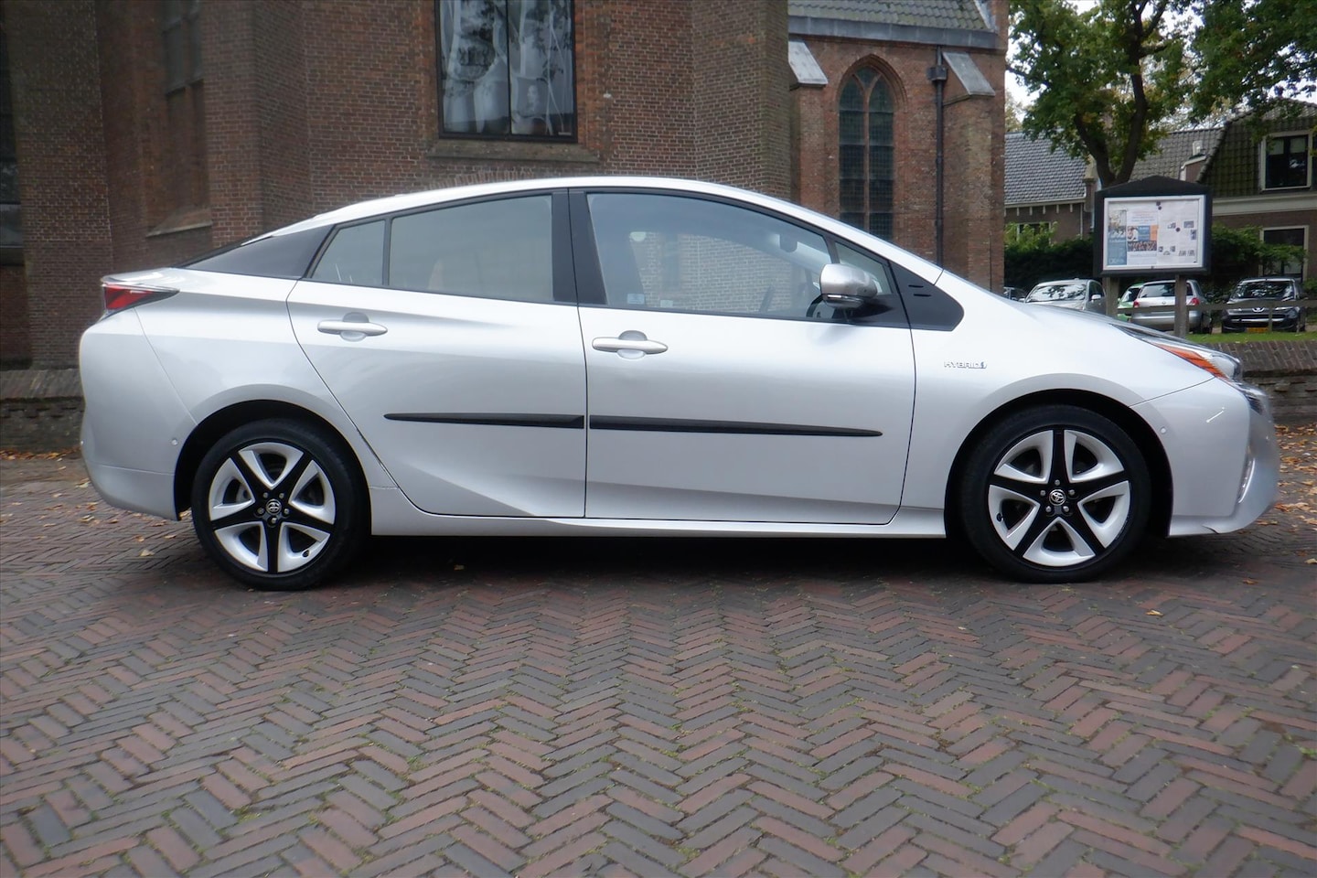 Toyota Prius - 1.8 Full Hybrid 122PK Aut Executive - AutoWereld.nl