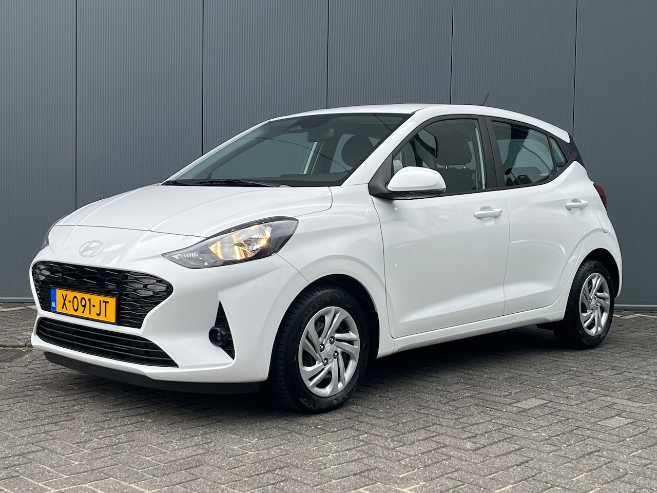Hyundai i10 - 1.0 67pk Comfort Smart | LED | Airco | Carplay | Camera | Navigatie | Bluetooth | Cruiseco - AutoWereld.nl