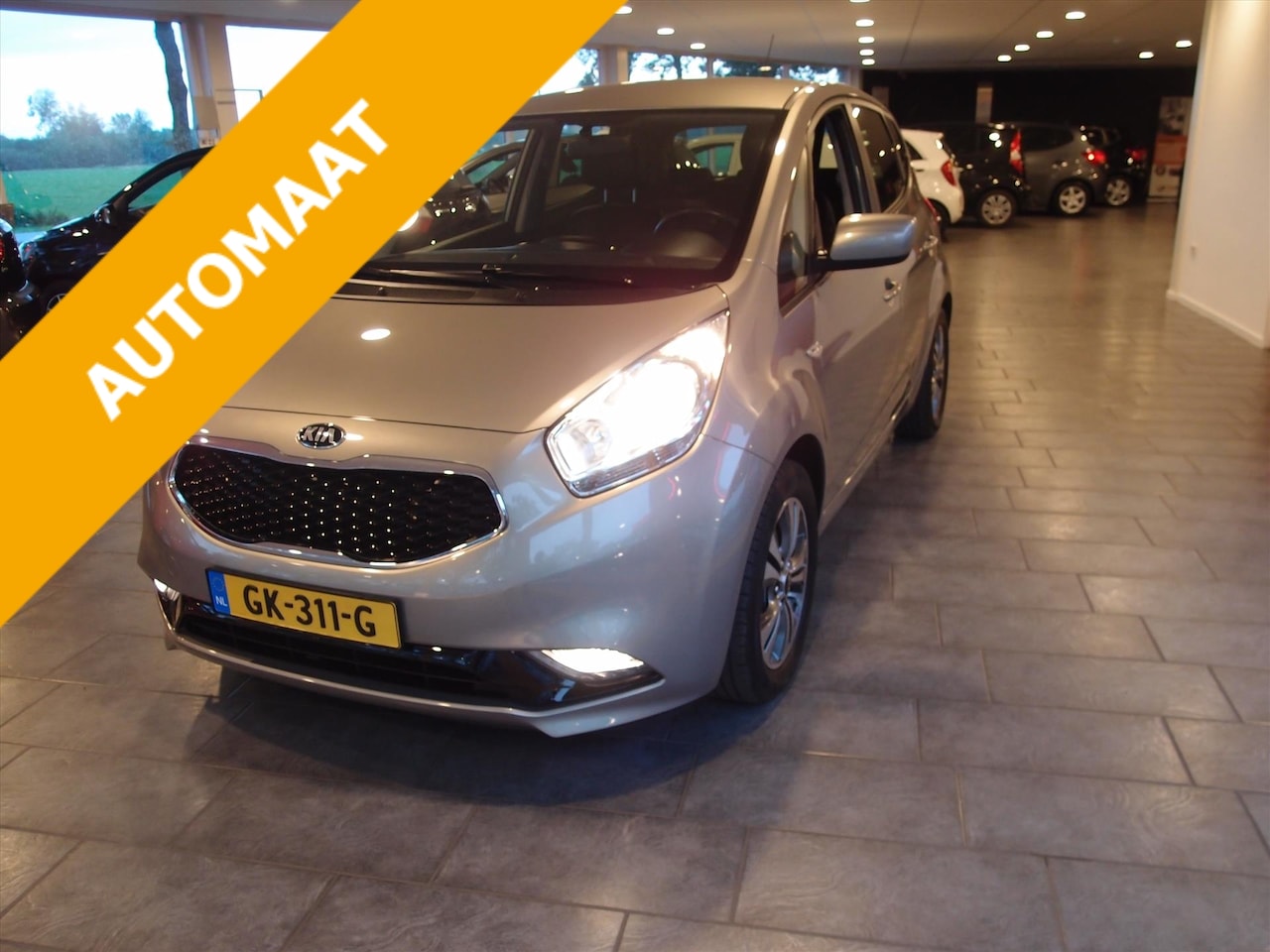 Kia Venga - 1.6 CVVT 92KW/124PK AUT First Edition Navi Auto is " New staat " - AutoWereld.nl