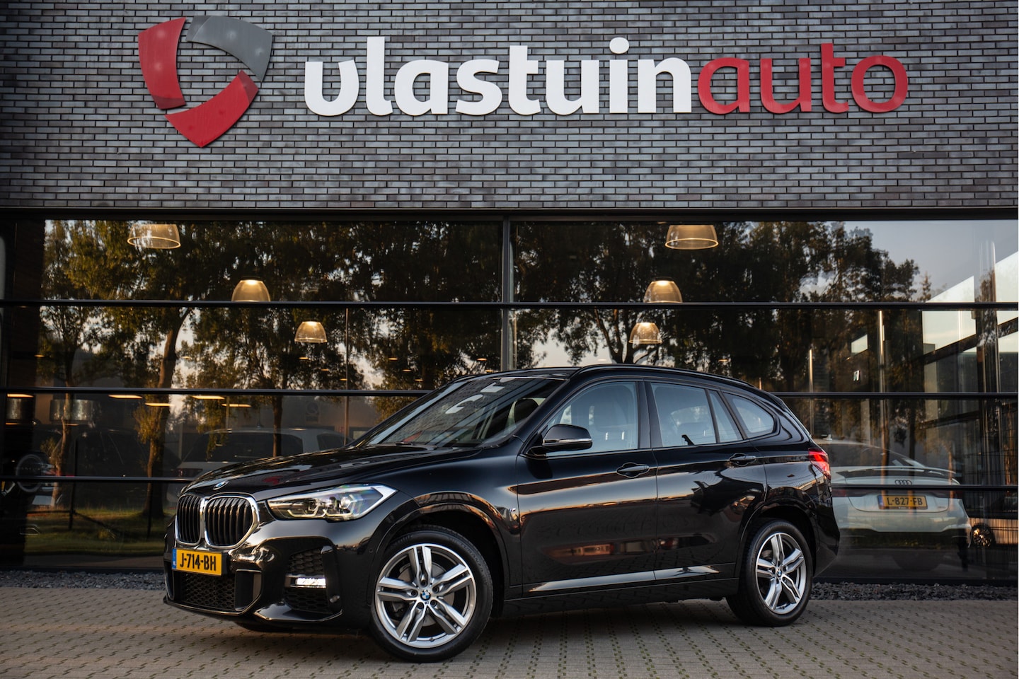 BMW X1 - sDrive18i High Executive Edition M-Sport , Sfeerverlichting, Stoelverwarming, Head-up disp - AutoWereld.nl