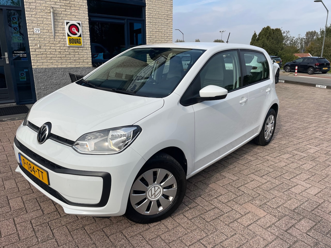 Volkswagen Up! - 1.0- NL geleverd- NAP- zuinig rijden - AutoWereld.nl