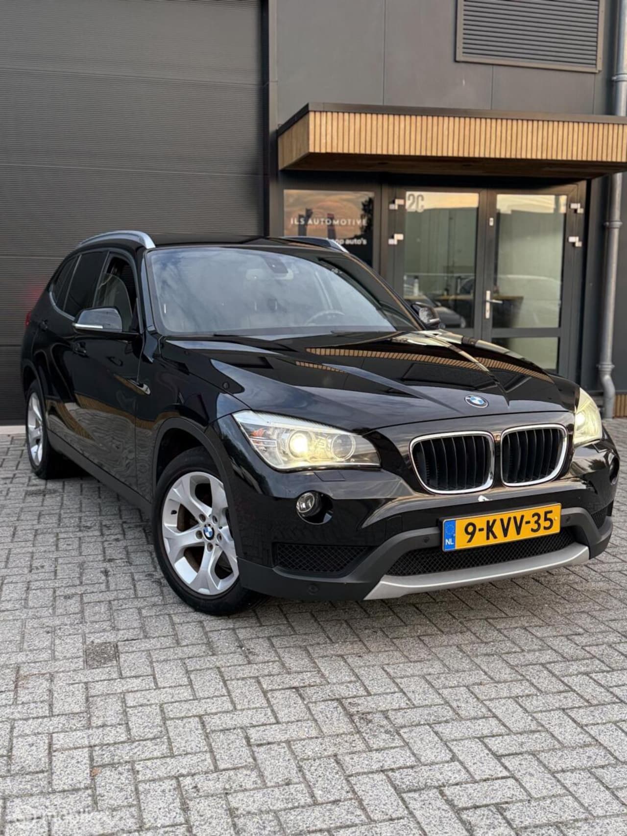 BMW X1 - sDrive20i High Executive | Dealeronderhouden | NAP - AutoWereld.nl