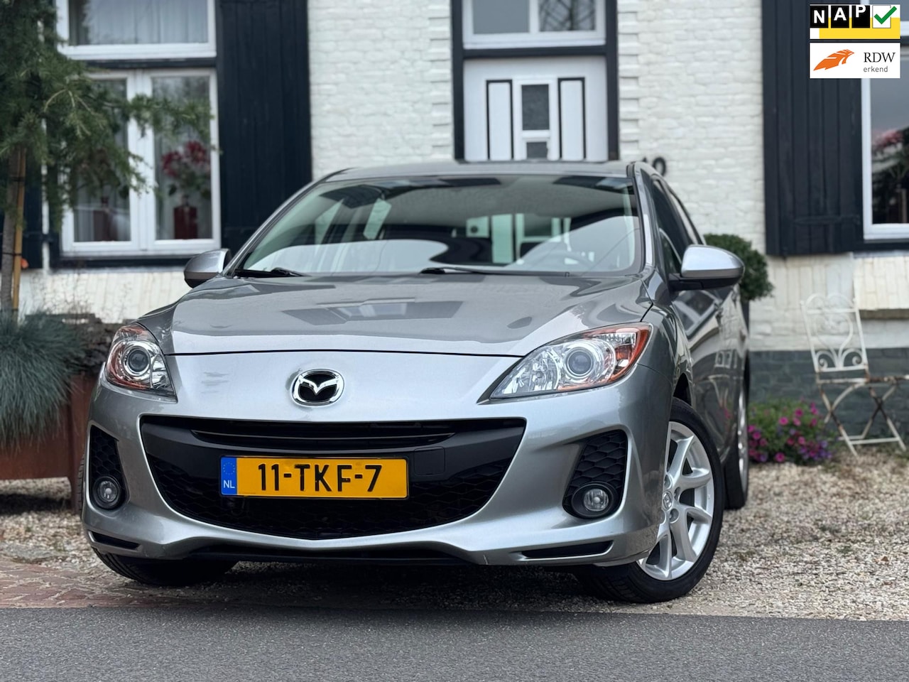 Mazda 3 - 2.0 Navigator|Stoelverwarming|Clima|Automaat| - AutoWereld.nl