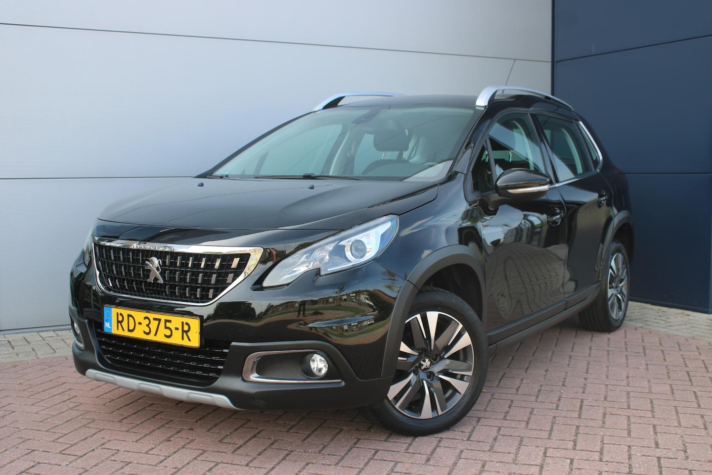 Peugeot 2008 - 1.2 PureTech Allure Automaat Airco Navi Carplay 66568km - AutoWereld.nl