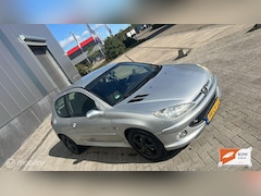 Peugeot 206 - 1.6-16V Quiksilver