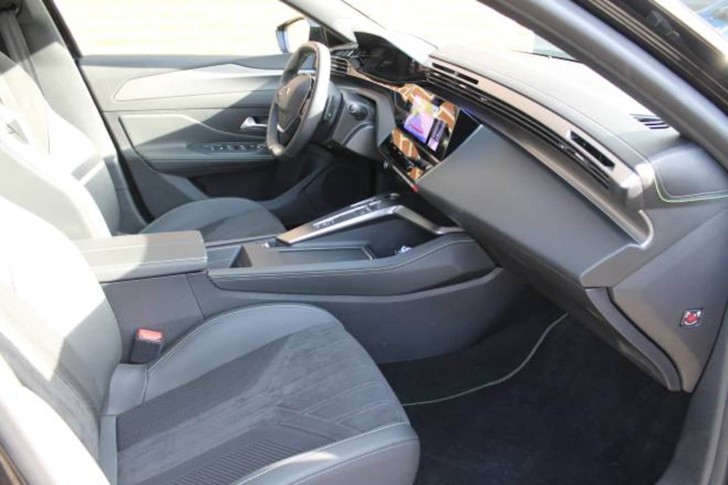 Peugeot 308 SW - 1.2 Puretech 130pk EAT8 GT Pack Business