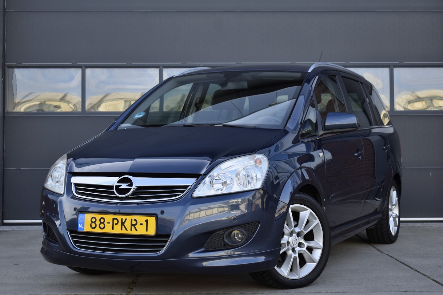 Opel Zafira - 1.8 Cosmo NAP Navi - Trekhaak - Leer - Cruise - 7p - AutoWereld.nl