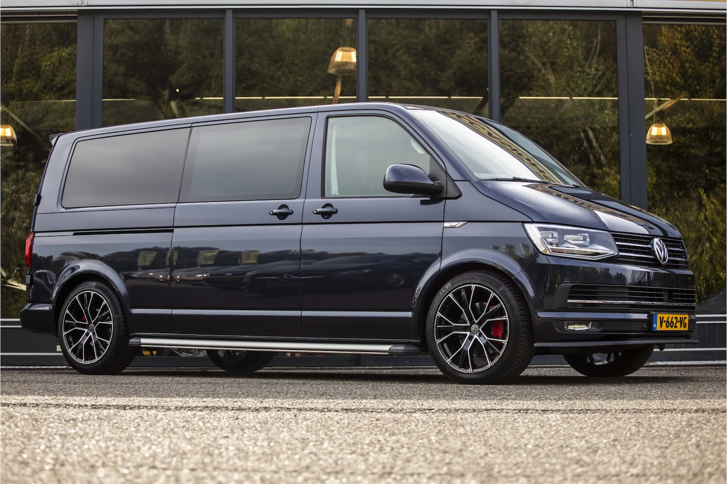 Volkswagen Transporter - 2.0 TDI L2H1 DC Highline EX.BTW - AutoWereld.nl