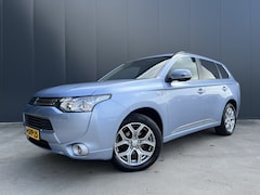 Mitsubishi Outlander - 2.0 PHEV Instyle+ OPEN DAK ADAPT CRUISE CAMERA XENON LEER NAVI ECC TREKHAAK