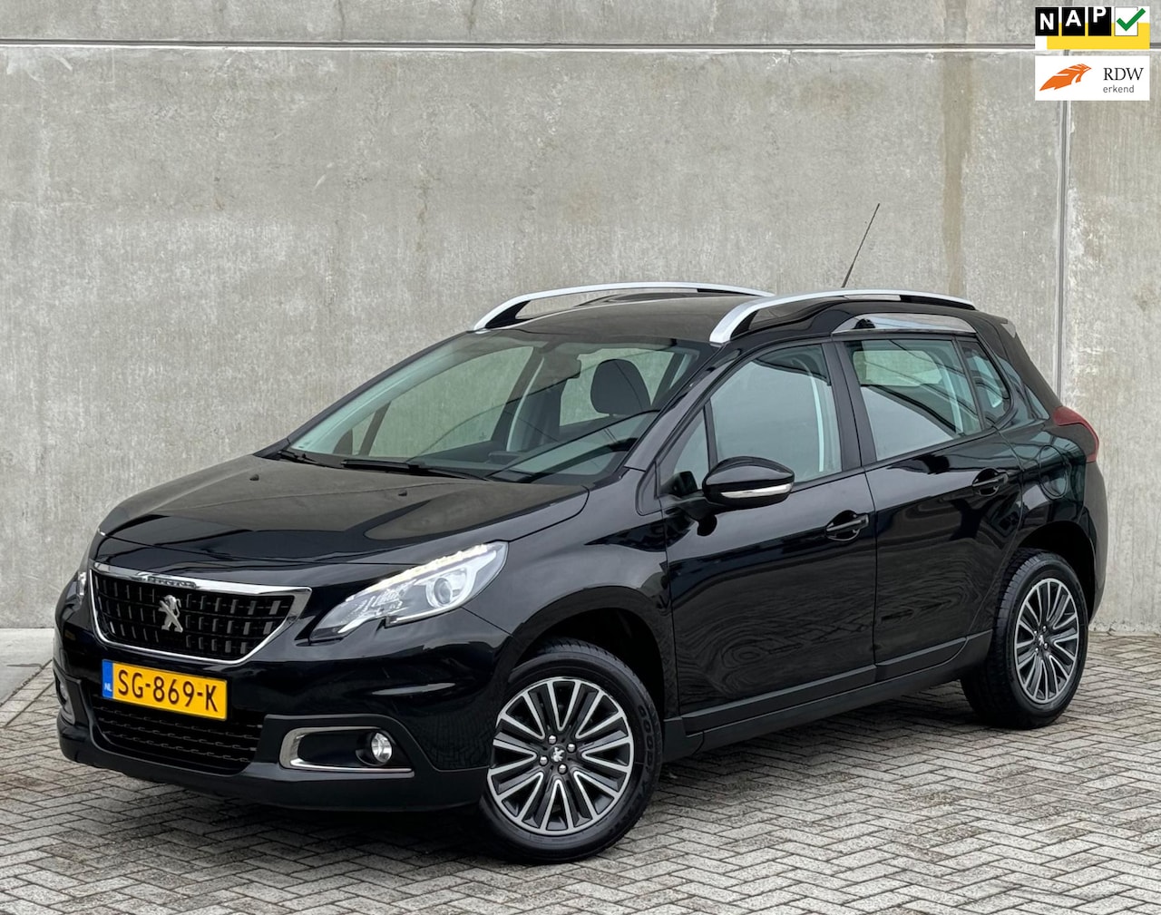 Peugeot 2008 - 1.2 VTI 110pk 2018 Zwart NAP|NWE APK|CARPLAY - AutoWereld.nl