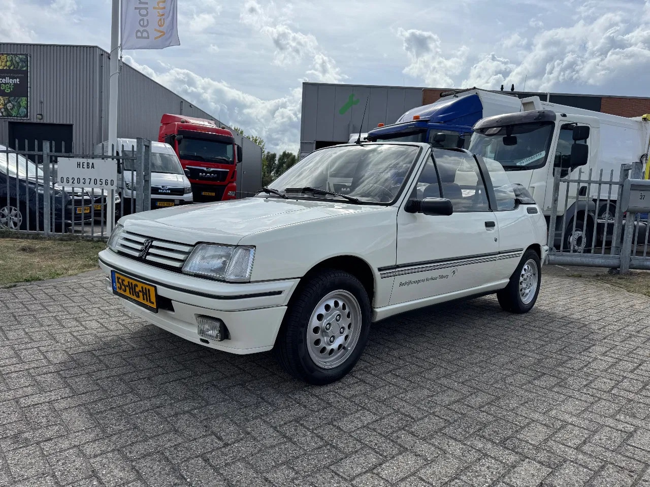 Peugeot 205 - Cabriolet Top Condition!! - AutoWereld.nl