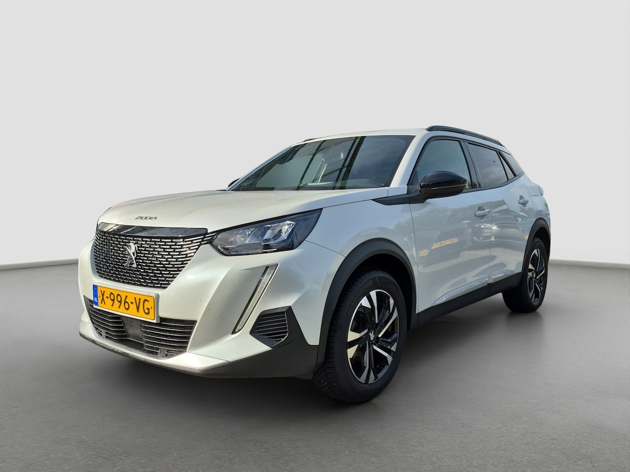Peugeot 2008 - 1.2 PureTech 130 Allure Parkeersensoren | LED | Carplay/android auto | Climate control | - AutoWereld.nl
