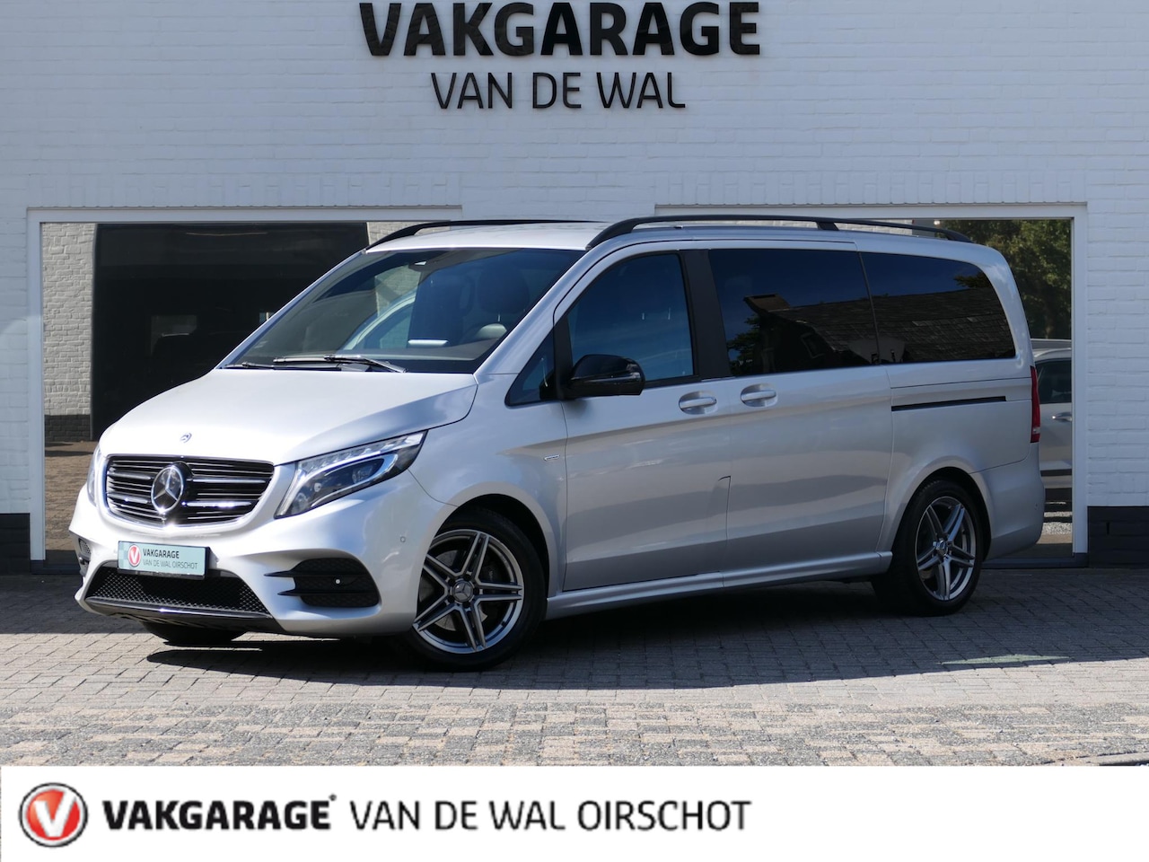 Mercedes-Benz V-klasse - 250d 4-MATIC Lang Exclusive AMG | Panoramadak | Luxe middenconsole | Burmester | Memory st - AutoWereld.nl
