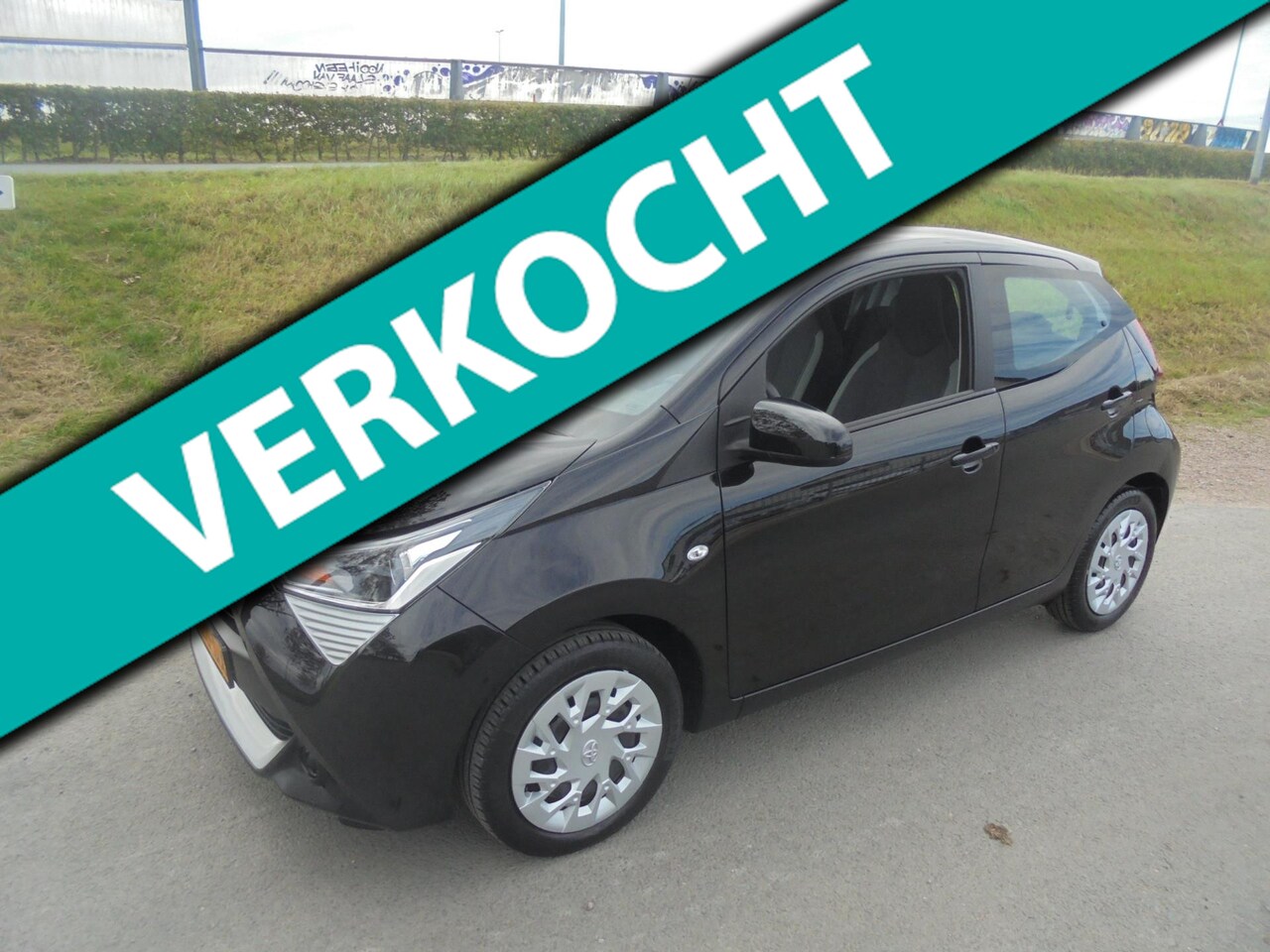 Toyota Aygo - Toyota ayco 1.0 benzine 5 deurs airco camera 60.000km eerste eigenaar - AutoWereld.nl