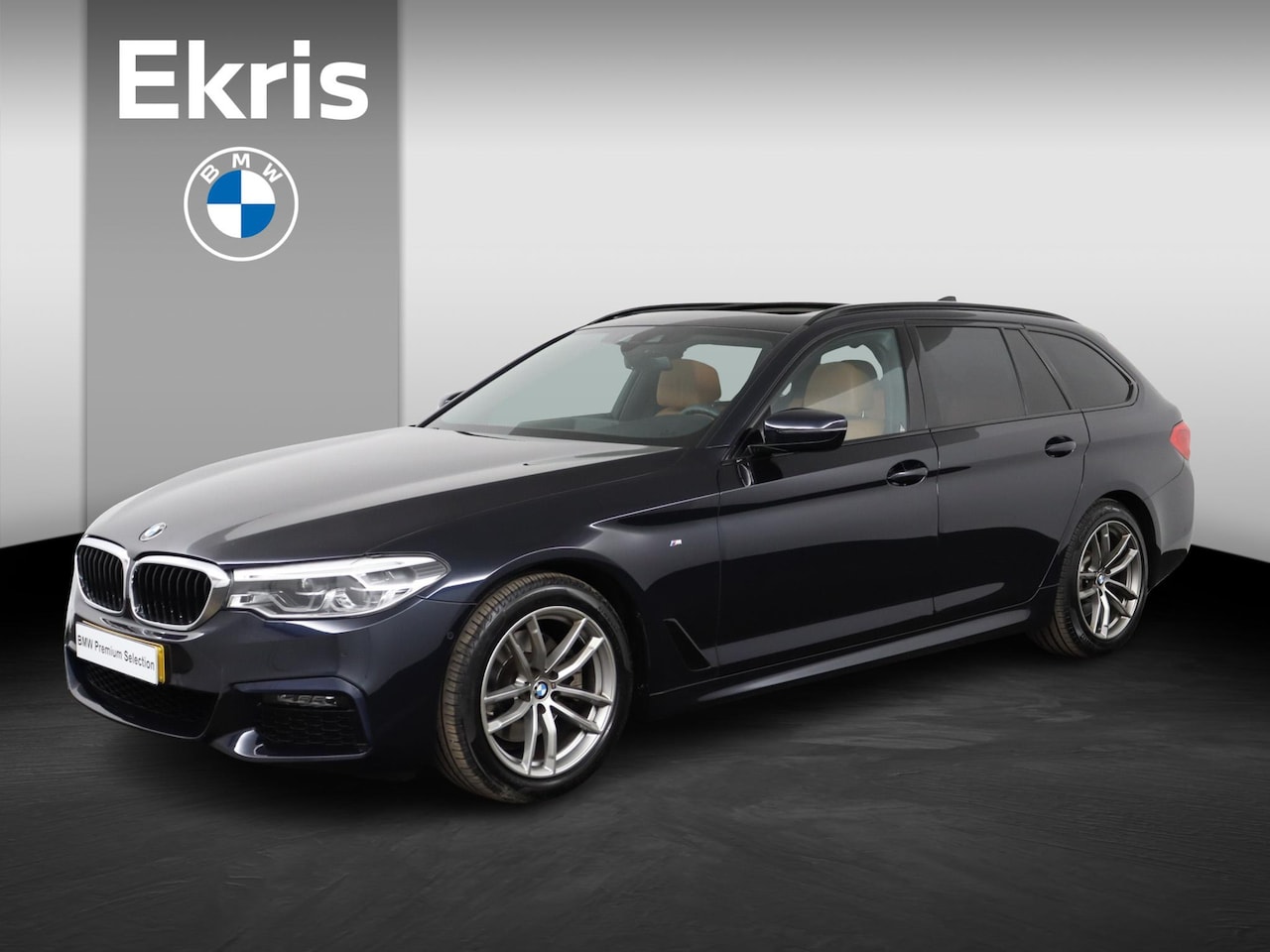 BMW 5-serie Touring - 520i High Executive M Sportpakket | Trekhaak | Panoramadak | Adaptieve LED koplampen | Ach - AutoWereld.nl