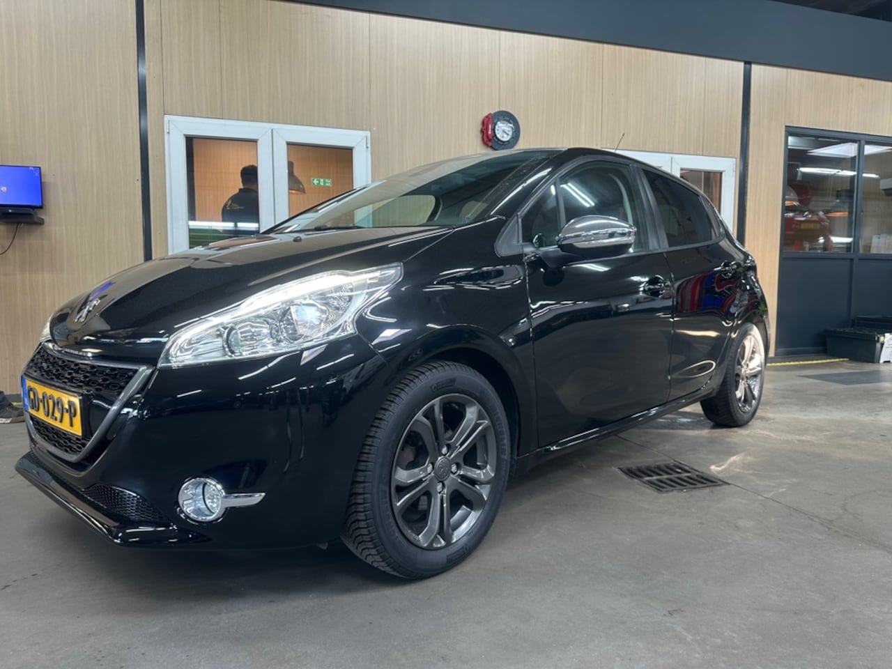 Peugeot 208 - 1.2 PureTech Style Pack Plus 1.2 PureTech Style Pack Plus - AutoWereld.nl