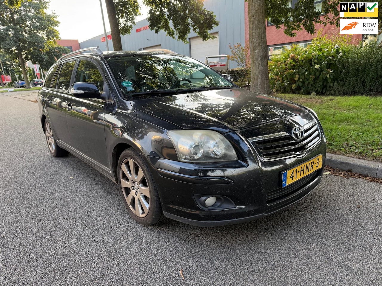 Toyota Avensis Wagon - 2.0 D-4D Luna Business 2.0 D-4D Luna Business - AutoWereld.nl