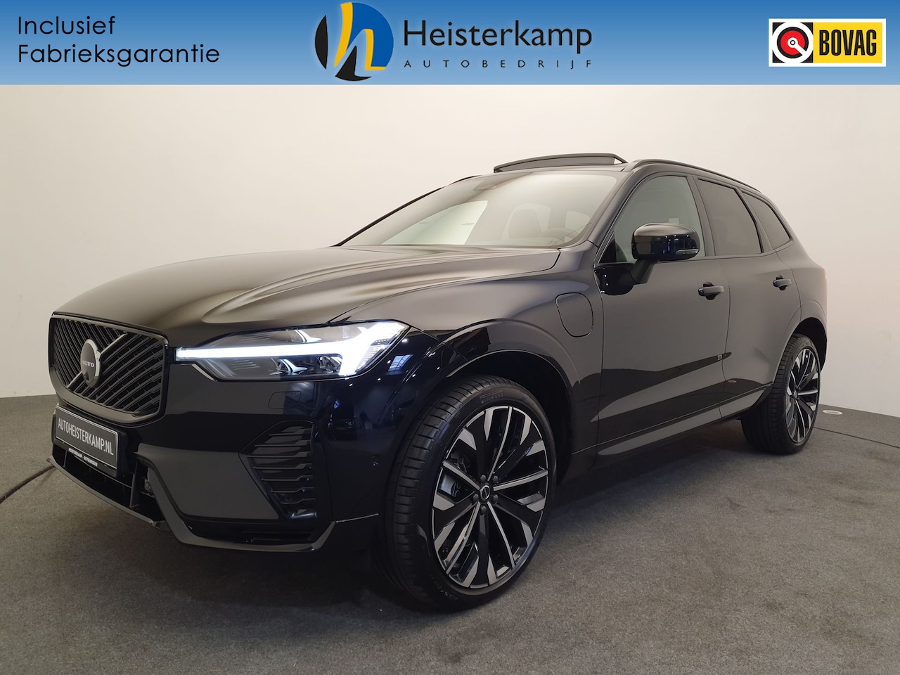 Volvo XC60 - 2.0 T6 Plug-in hybrid AWD Ultra Dark €78.942,- nieuw, Wegklapbare trekhaak, Panoramadak, H - AutoWereld.nl