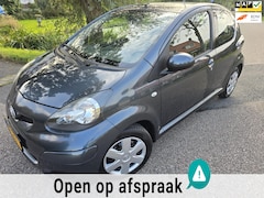 Toyota Aygo - 1.0-12V Comfort Navigator/Automaat/Airco/5drs/APK 11-'26