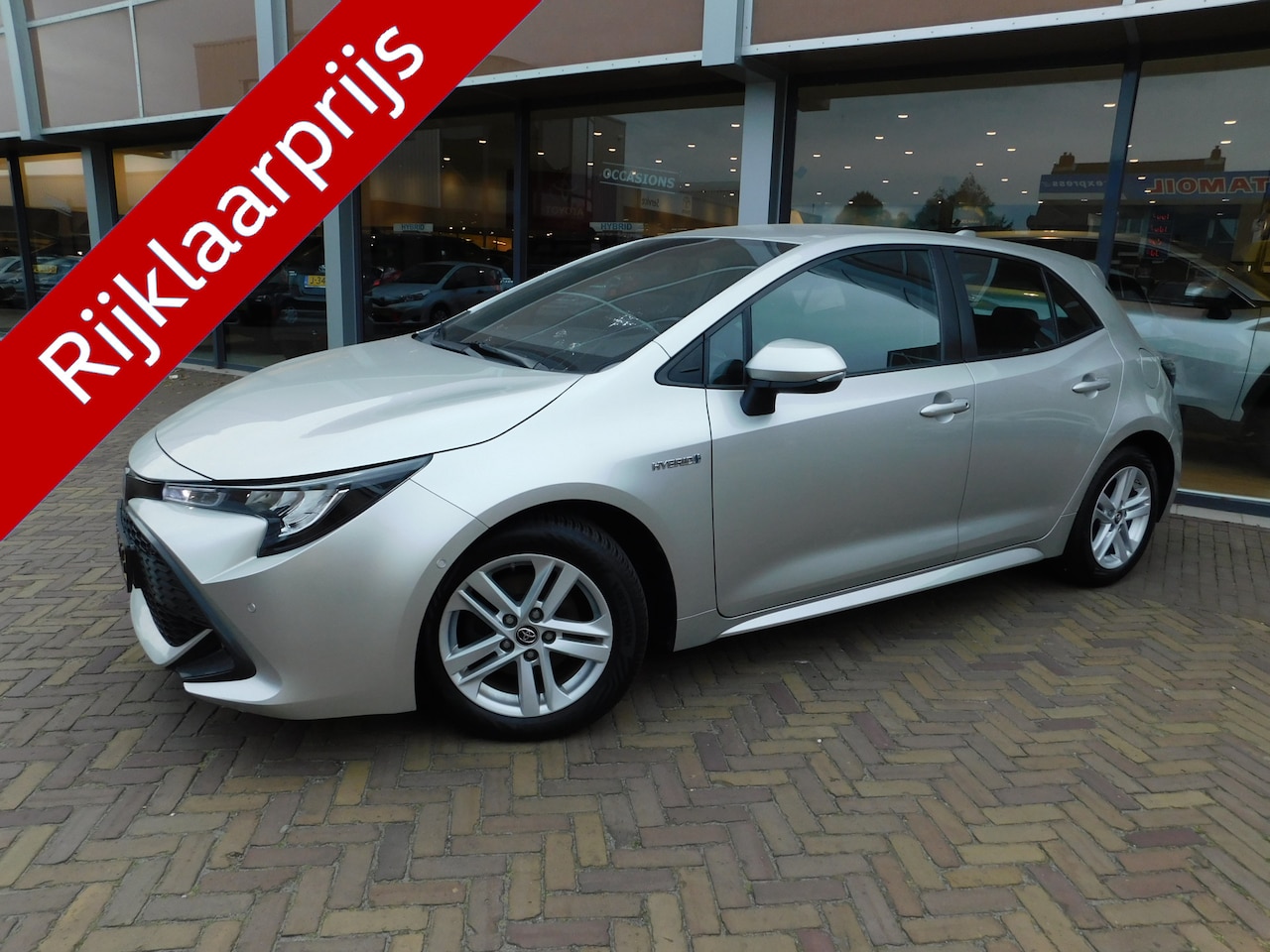 Toyota Corolla - 1.8 Hybrid Active Plus Pack | Trekhaak - AutoWereld.nl