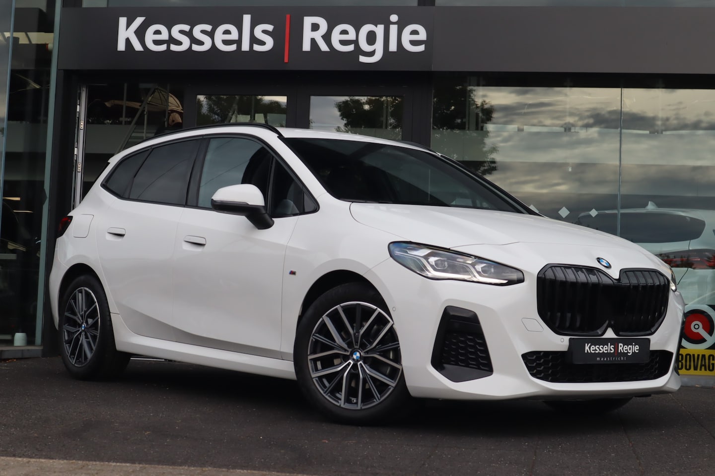 BMW 2-serie Active Tourer - 218i M Sport Leer HK HuD Navi 360view LED - AutoWereld.nl