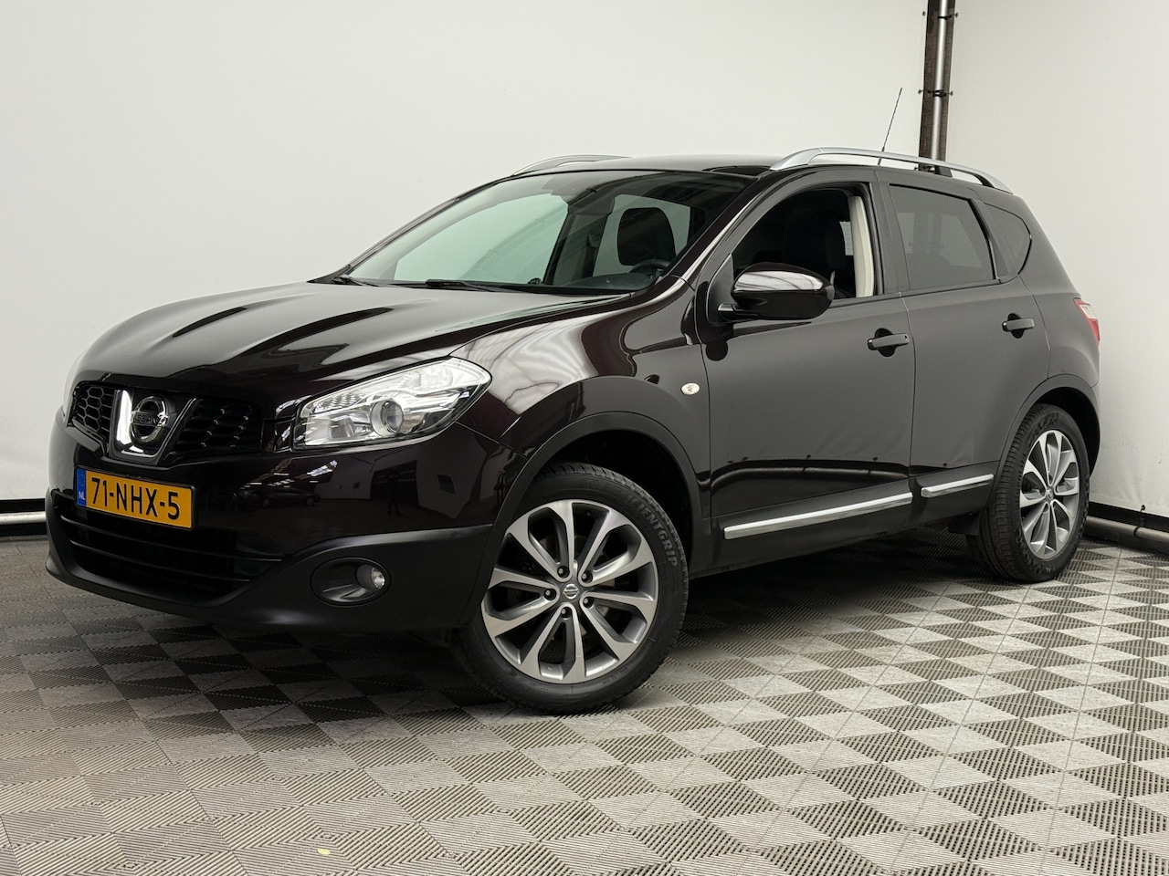 Nissan Qashqai - 1.6 Connect Edition Pano Navi Camera Trekhaak NL Auto - AutoWereld.nl