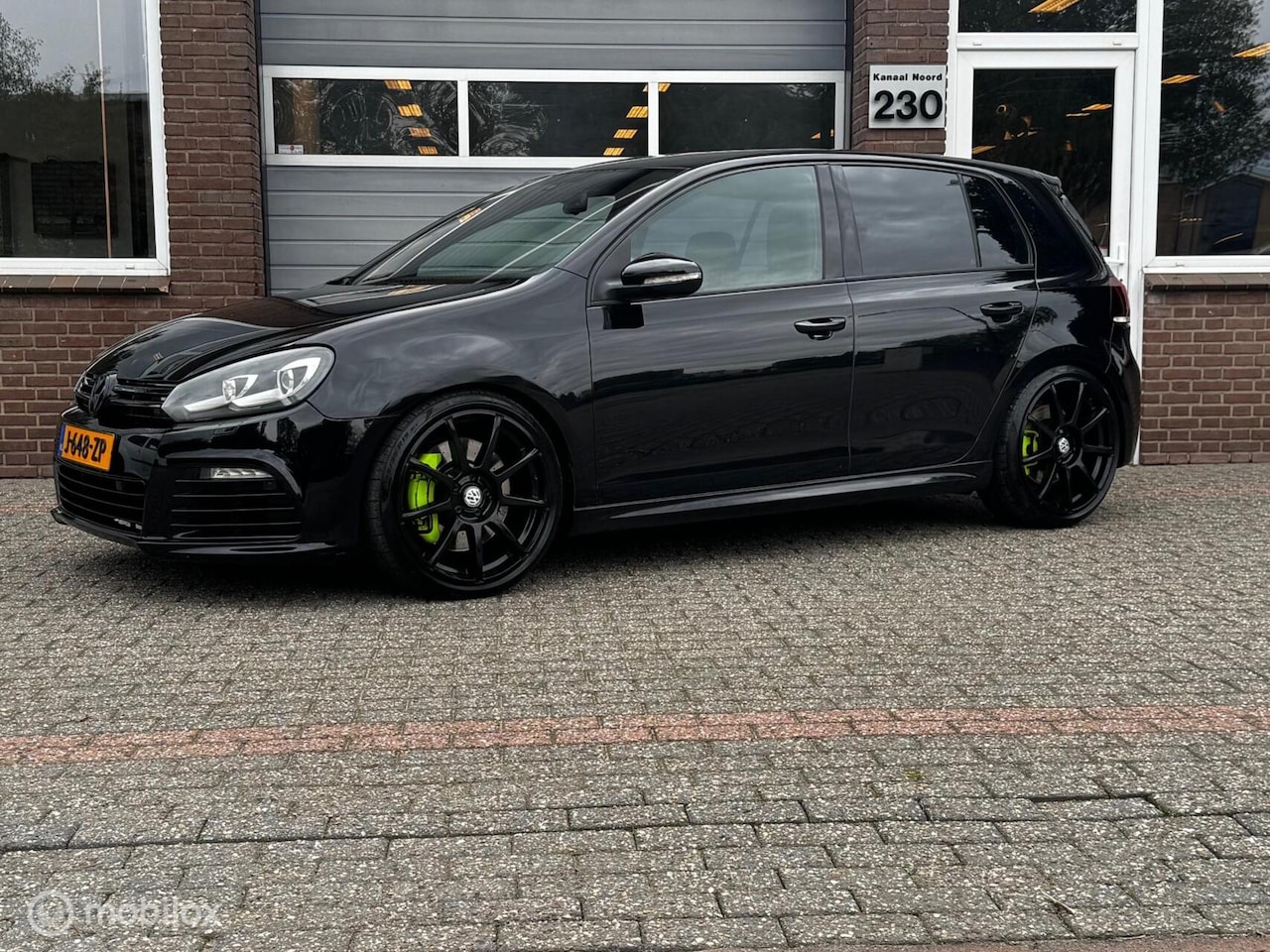 Volkswagen Golf - 2.0 R DSG 4 Motion ECC-AIRCO/XENON/CRUISE - AutoWereld.nl