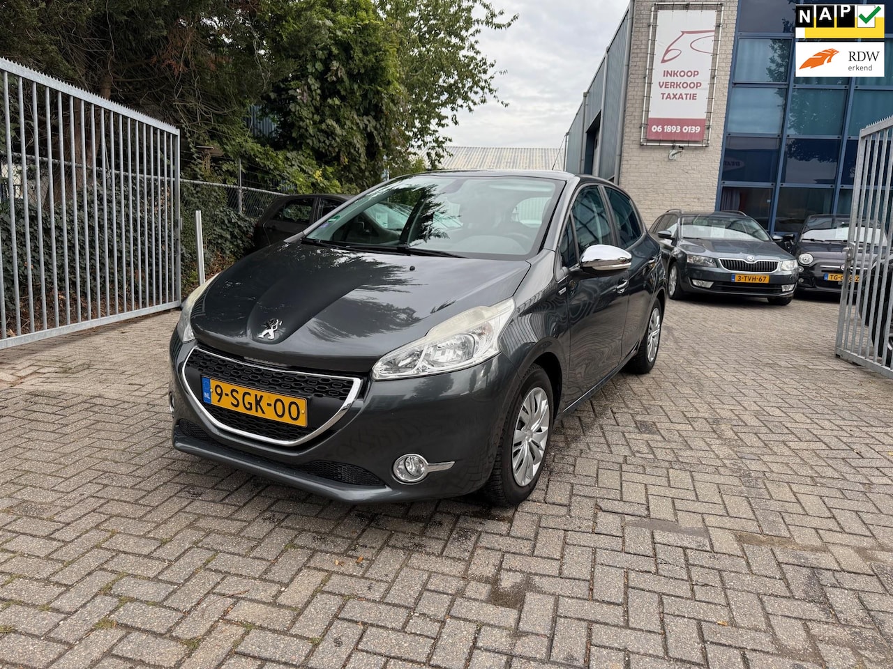 Peugeot 208 - 1.2 VTi Urban Soul APK 11/26, NAVI, AIRCO, TREKHAAK - AutoWereld.nl