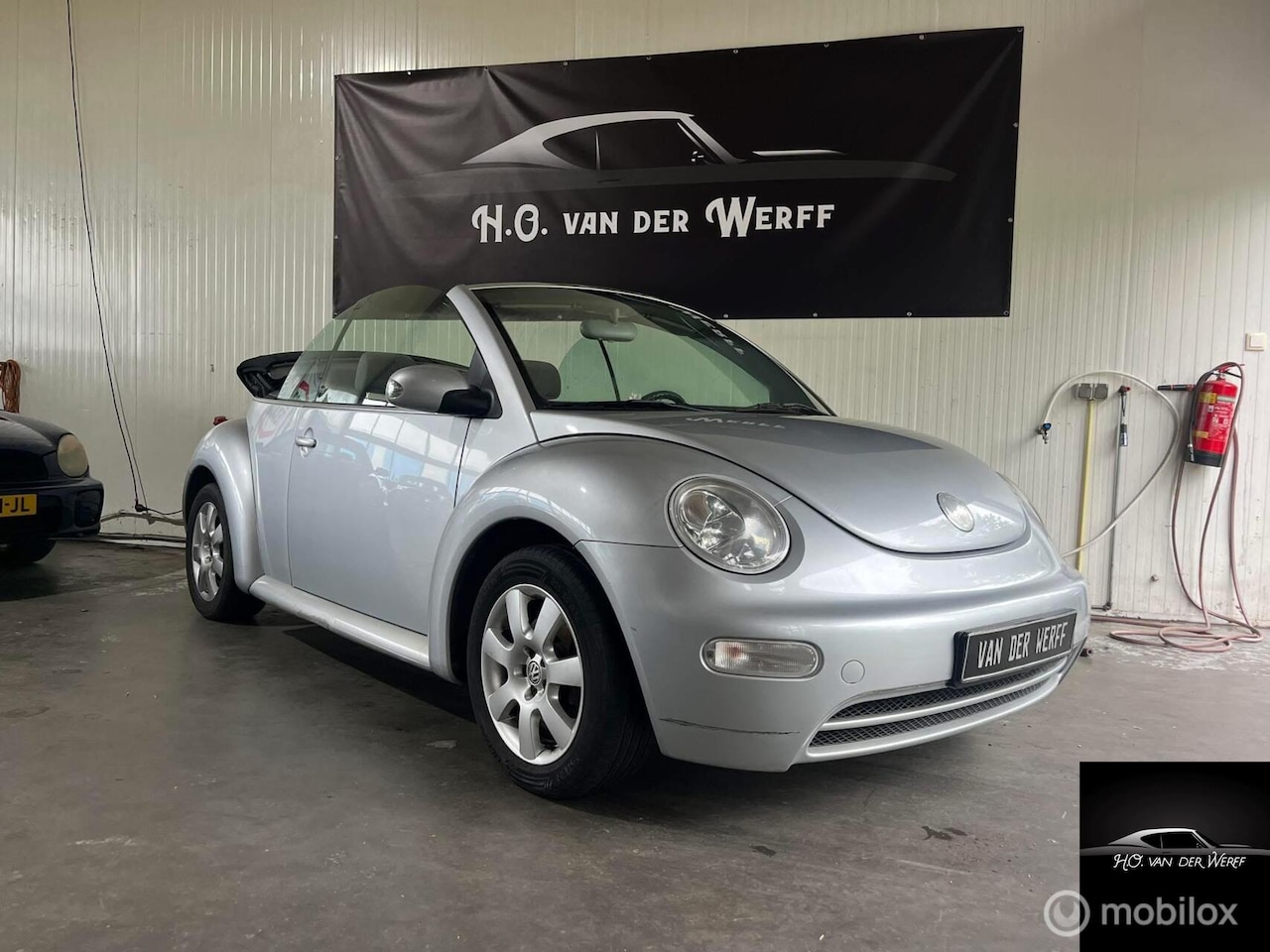 Volkswagen New Beetle Cabriolet - 2.0 - AutoWereld.nl