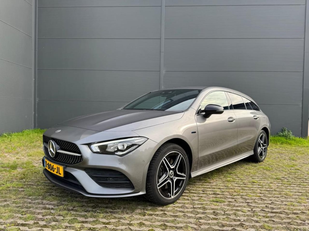 Mercedes-Benz CLA-klasse Shooting Brake - 250 e Business Solution AMG Limited 250e Business Solution AMG Limited, Night pakket, 18 inch, LED, elektr. trekhaak - AutoWereld.nl