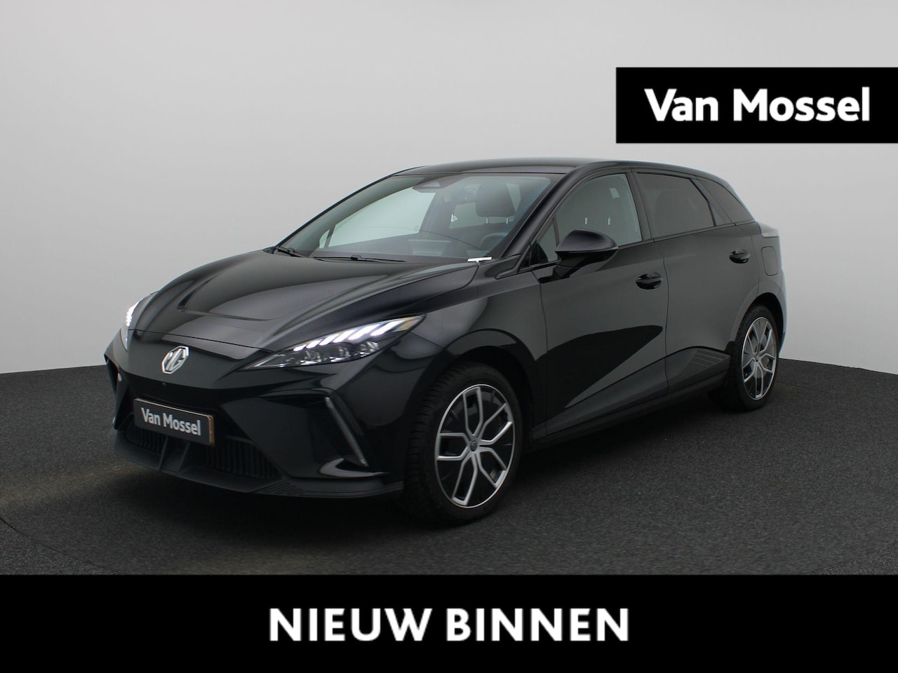 MG 4 - MG4 64 kWh Luxury | Apple/Carplay | Camera | Parkeersensoren | Electrische Stoelen | Leder - AutoWereld.nl