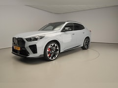 BMW iX2 - xDrive 30 | M-Sportpakket | LED | HUD | Active cruise | Trekhaak | Schuifdak | DAB | Harma