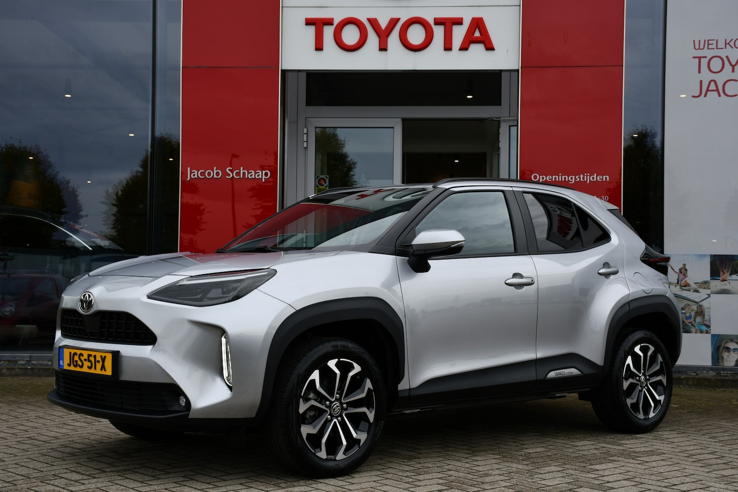 Toyota Yaris Cross - 1.5 Hybrid 115 Dynamic Limited Automaat 116pk | Cloud Navigatie | Keyless | Stoelverwarmin - AutoWereld.nl