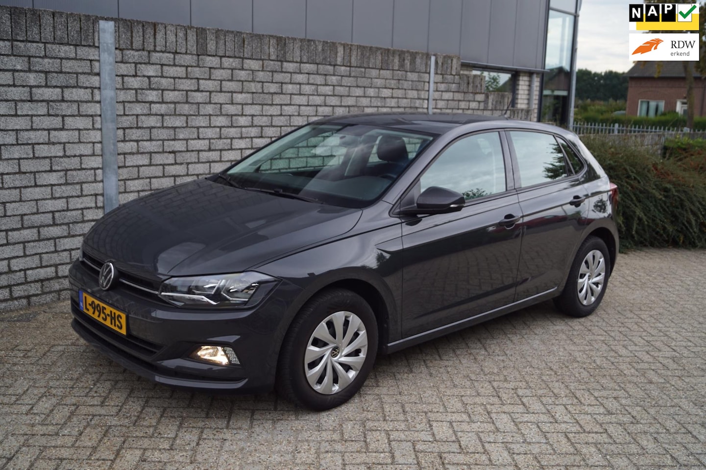 Volkswagen Polo - 1.0 TSI Comfortline 5 Deurs Navi Airco Apple Carplay Adaptieve Cruise 4x Elektrische Ramen - AutoWereld.nl