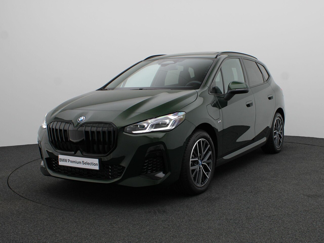 BMW 2-serie Active Tourer - 225e xDrive M Sportpakket | Premium Pack | Comfort Pack | Travel Pack | Stuurwielrand Verw - AutoWereld.nl