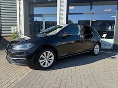Volkswagen Golf - 1.0 TSI Automaat Carplay Stoelverw. Camera, PDC, Trekhaak