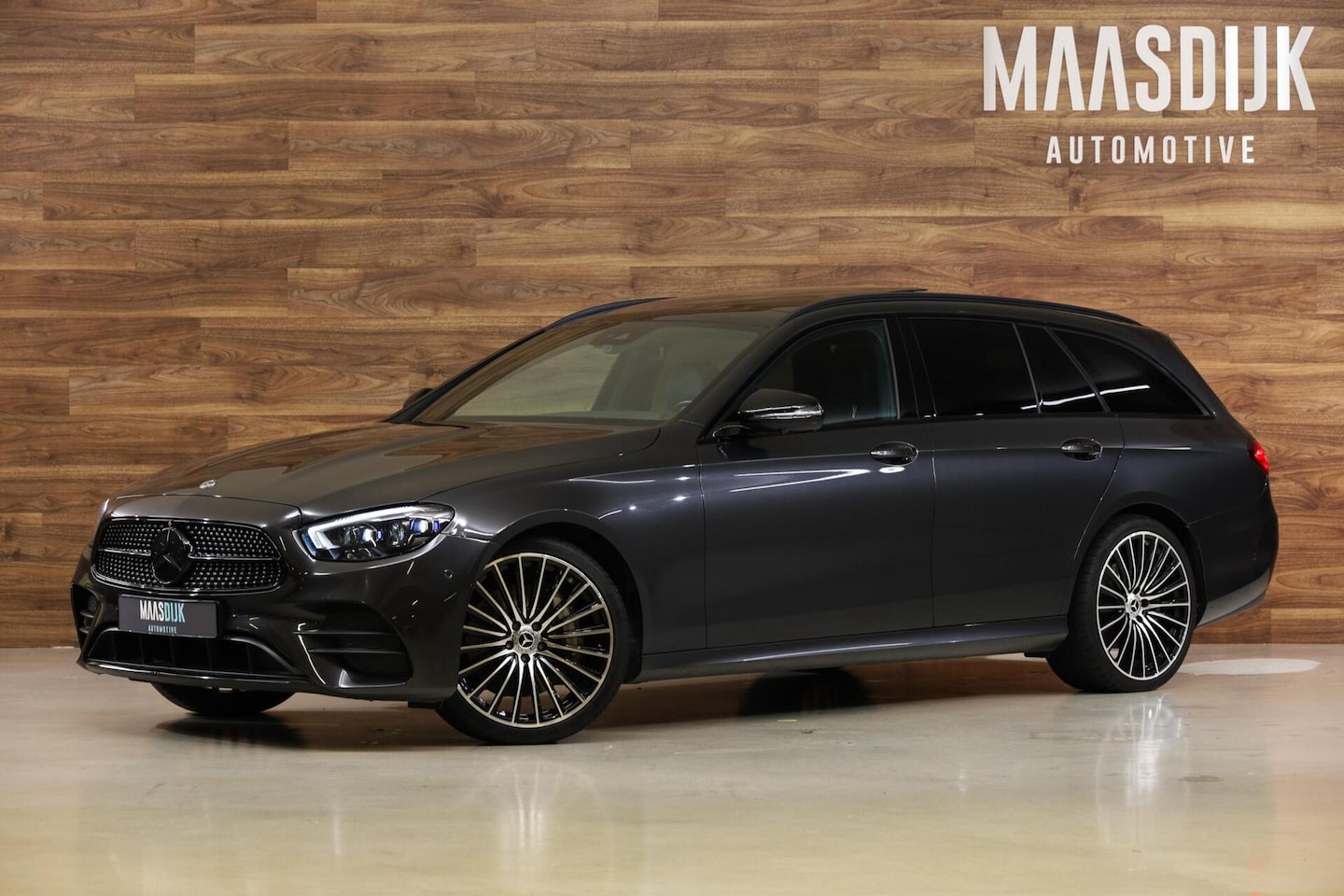 Mercedes-Benz E-klasse Estate - 300e AMG Line|Burmester|Pano|360 Camera - AutoWereld.nl