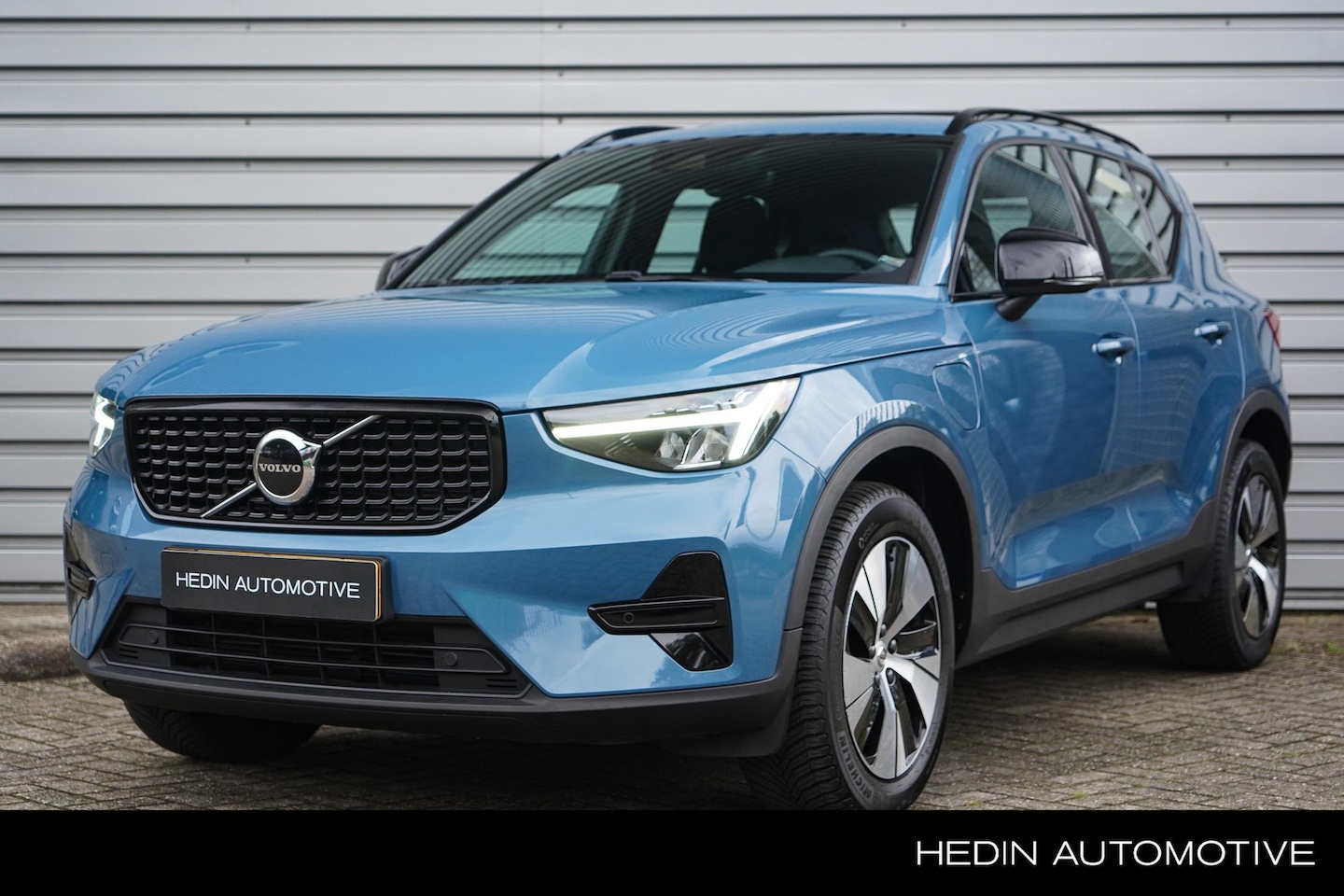 Volvo XC40 - 1.5 T4 Plug-in hybrid Plus Dark | Electrisch bedienbare voorstoelen | Stoel en stuurverwar - AutoWereld.nl