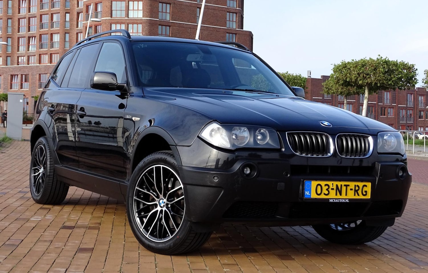 BMW X3 - 3.0i Executive Leer Navi 18 inch - AutoWereld.nl