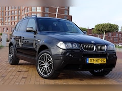 BMW X3 - 3.0i Executive Leer Navi 18 inch