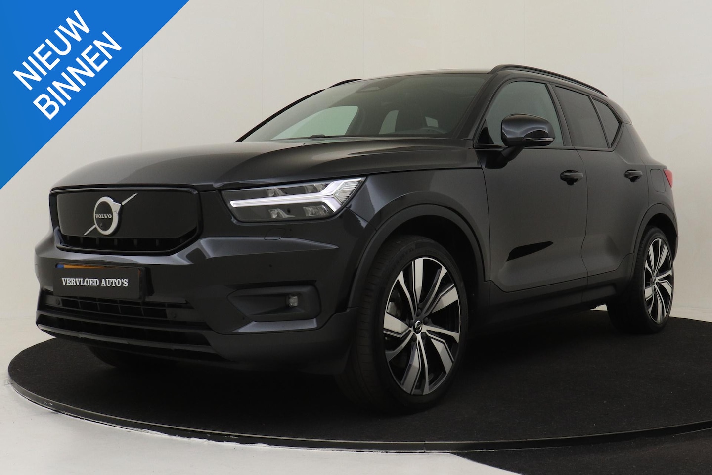 Volvo XC40 - RECHARGE P8 AWD R-DESIGN -PANO.DAK|360°CAM|TREKHAAK|POWER-SEATS|HARMAN/KARDON|20" - AutoWereld.nl