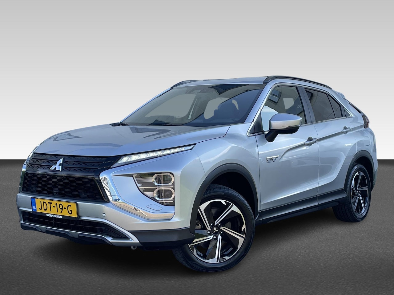Mitsubishi Eclipse Cross - 2.4 PHEV Intense+ | navigatie | halfleder | LED | stoelverwarming | Apple Carplay/Android - AutoWereld.nl