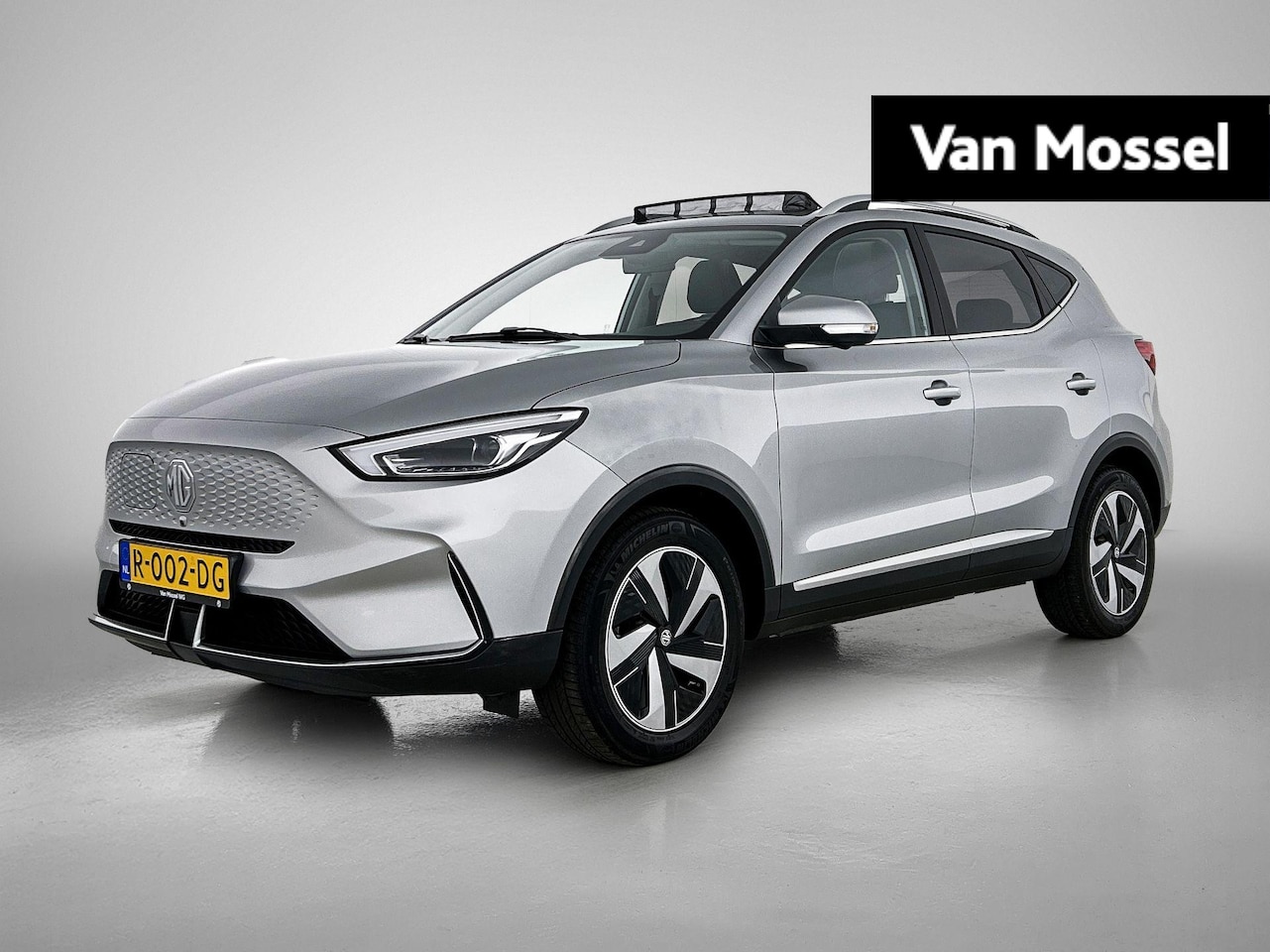 MG ZS - EV Standard Range Luxury 50 kWh | WLTP 320 KM | Panorama/ Schuif Kantel Dak | 17"LMV | Nav - AutoWereld.nl